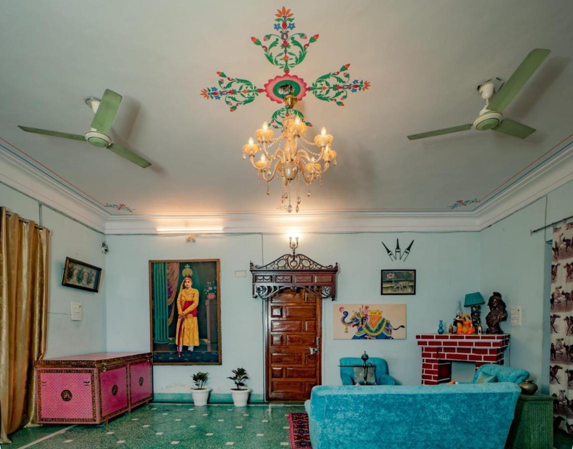 Hotel Ambavgarh Palace Udaipur Buitenkant foto