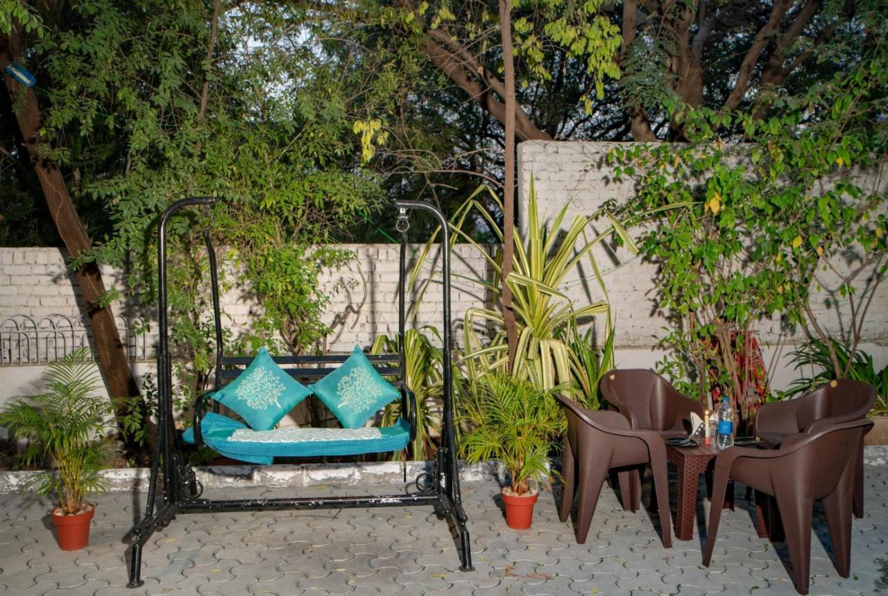Hotel Ambavgarh Palace Udaipur Buitenkant foto