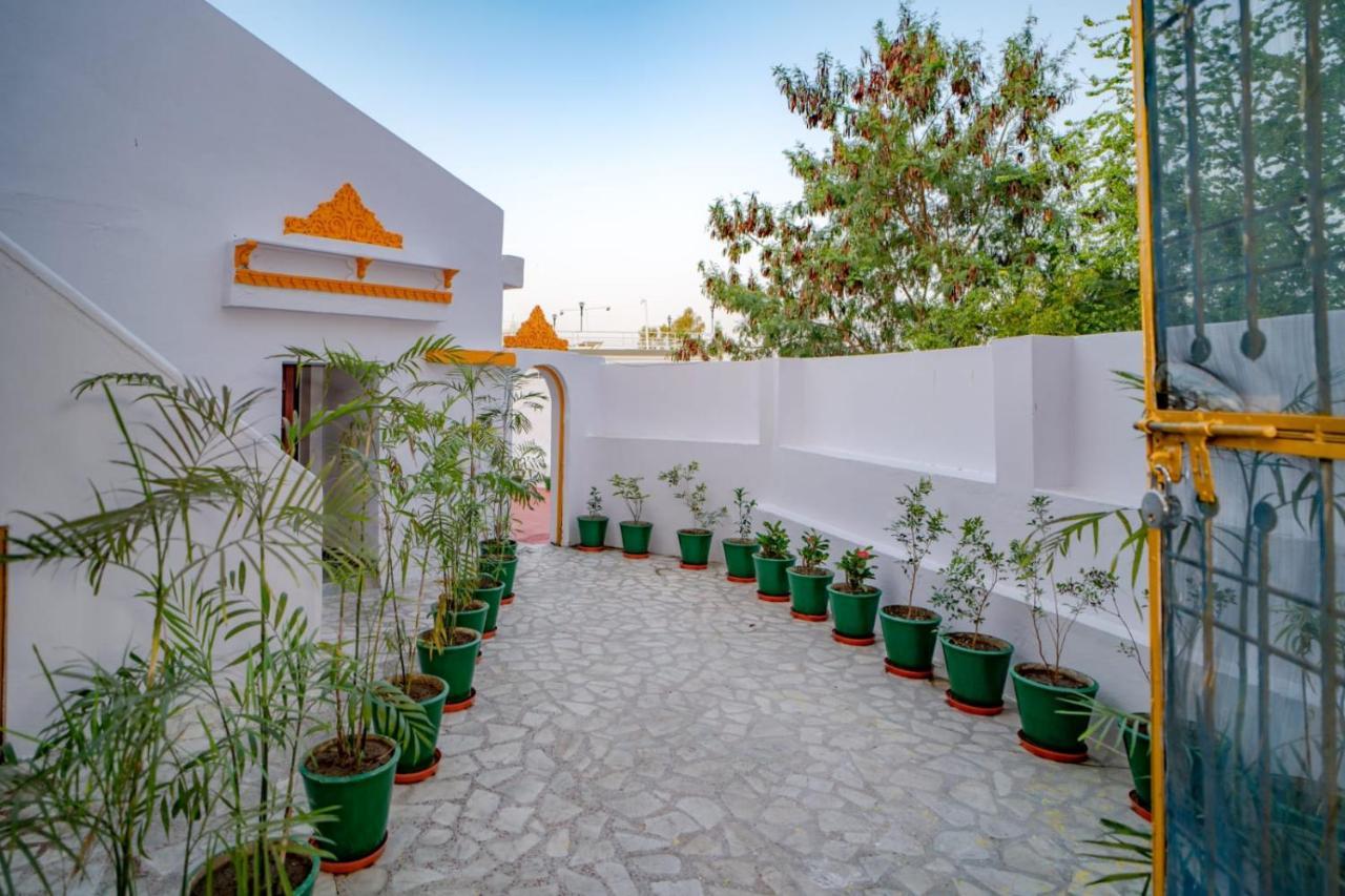 Hotel Ambavgarh Palace Udaipur Buitenkant foto
