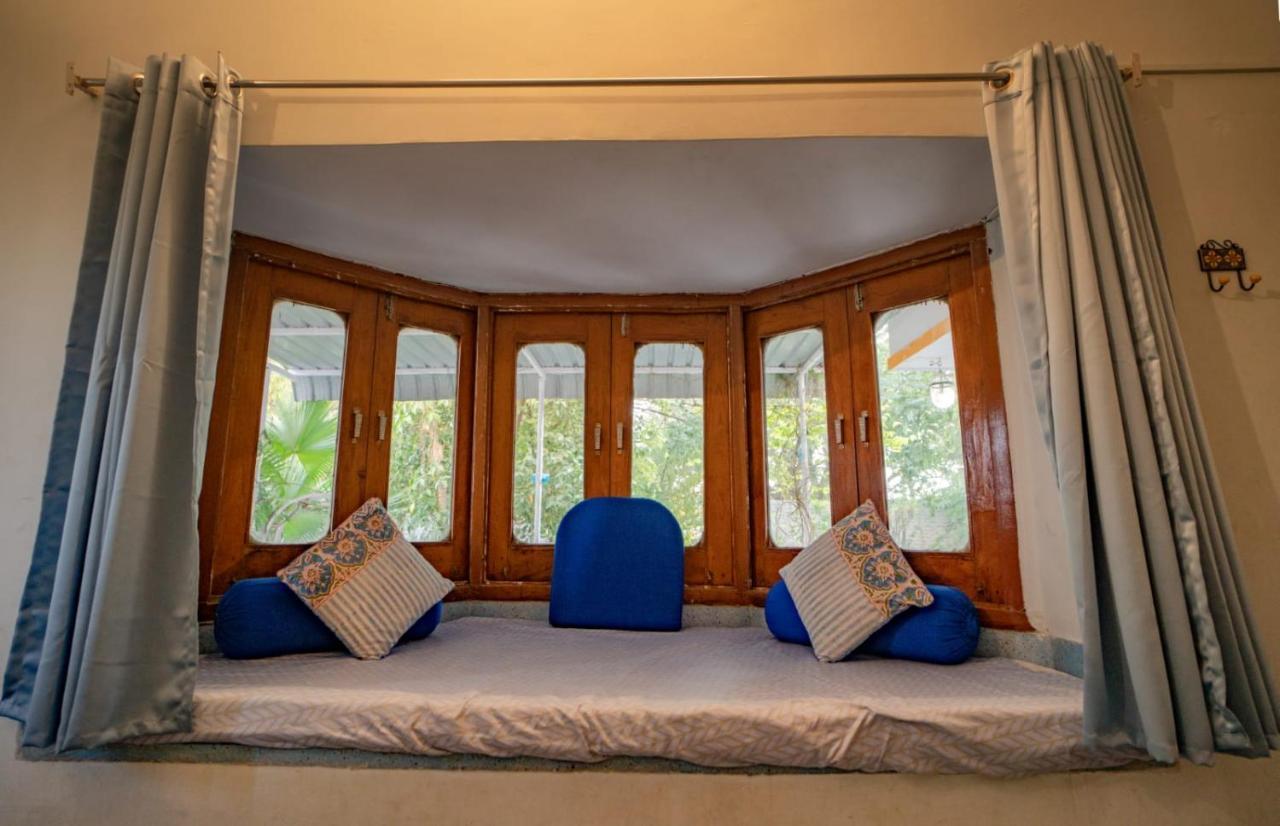 Hotel Ambavgarh Palace Udaipur Buitenkant foto