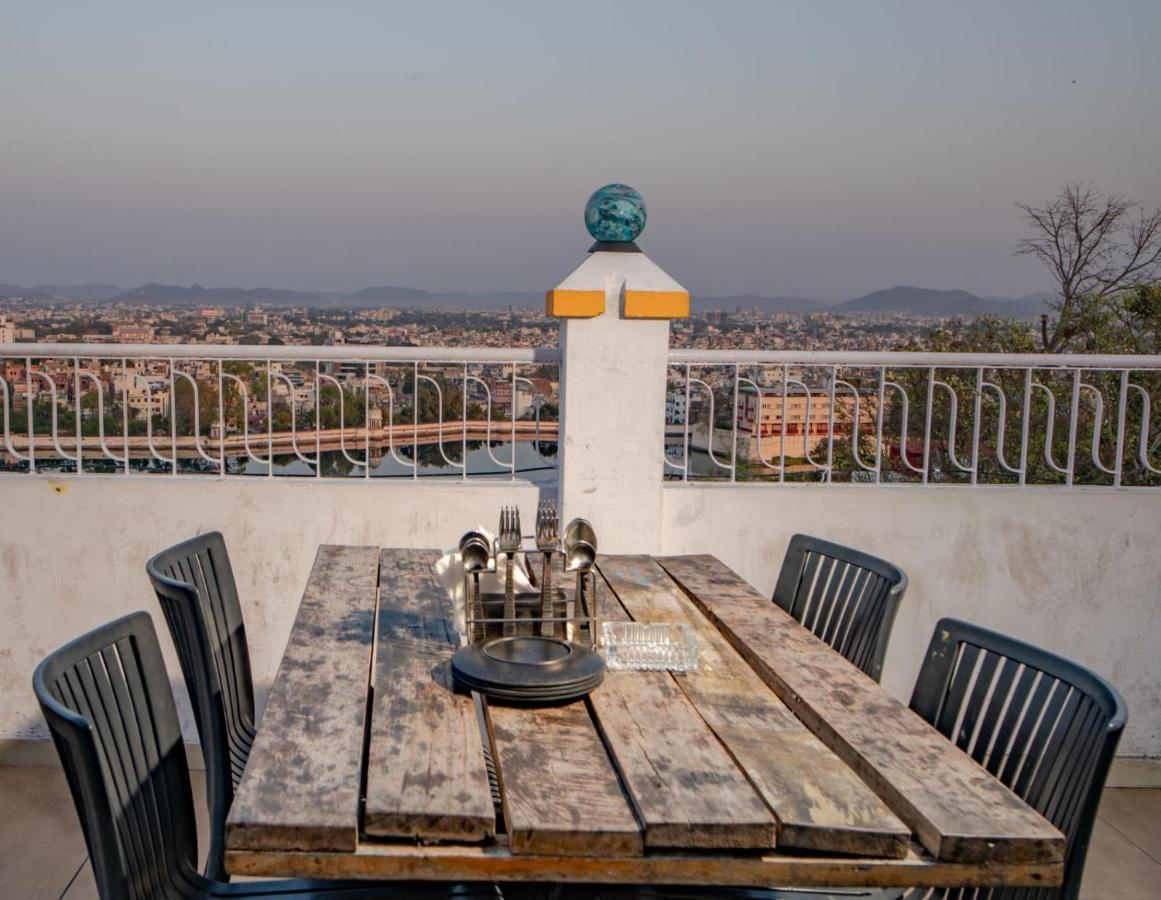 Hotel Ambavgarh Palace Udaipur Buitenkant foto