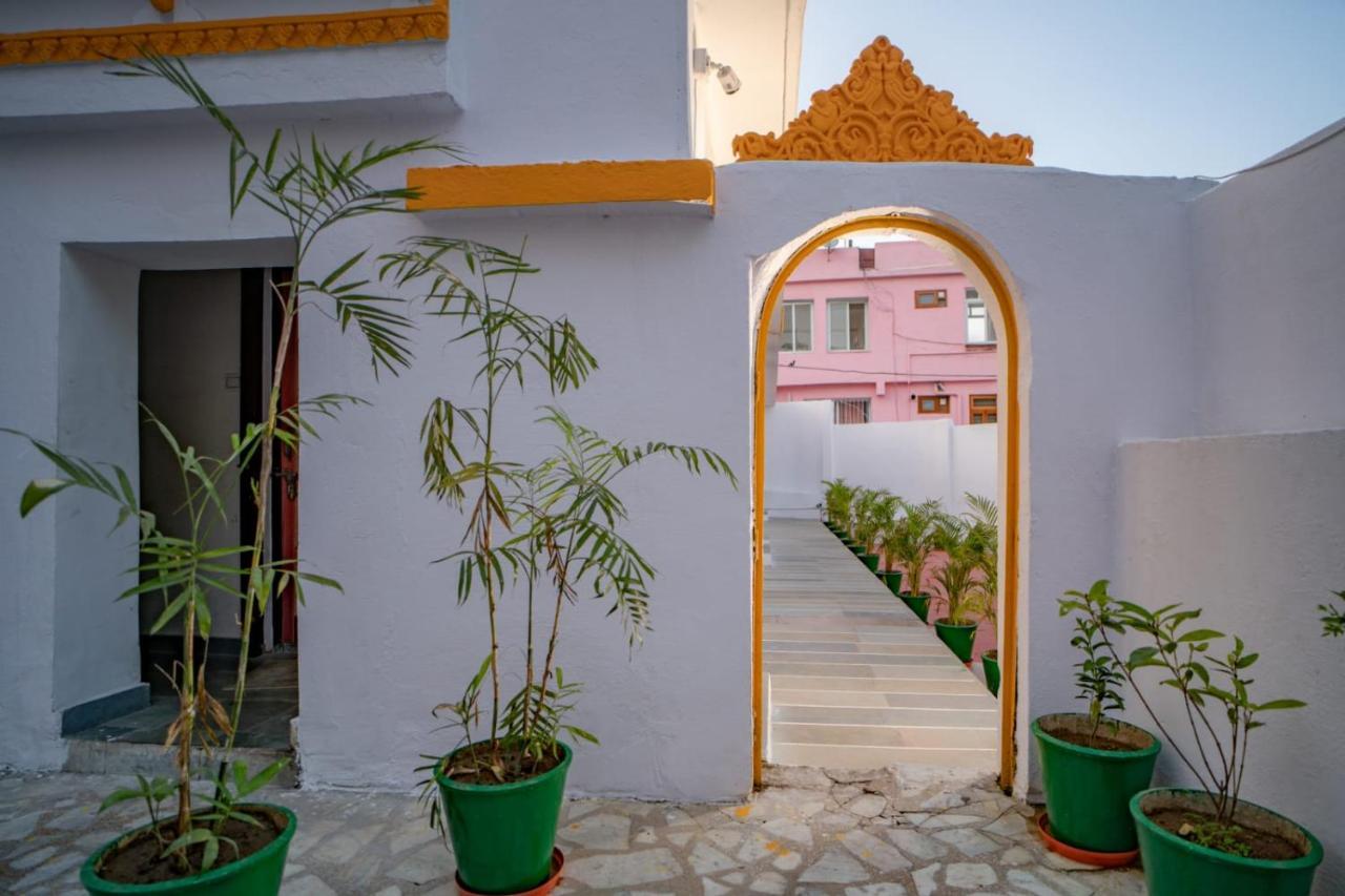 Hotel Ambavgarh Palace Udaipur Buitenkant foto