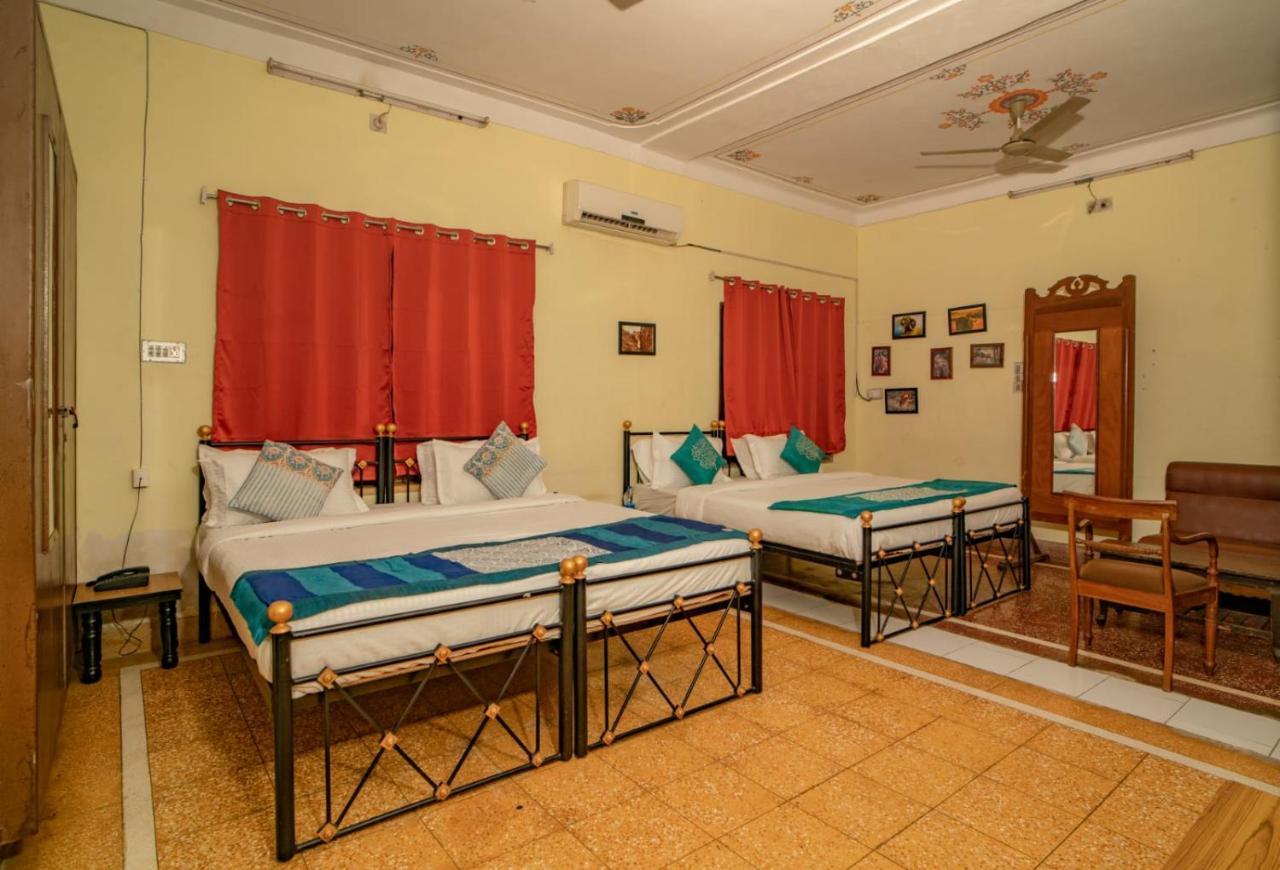 Hotel Ambavgarh Palace Udaipur Buitenkant foto