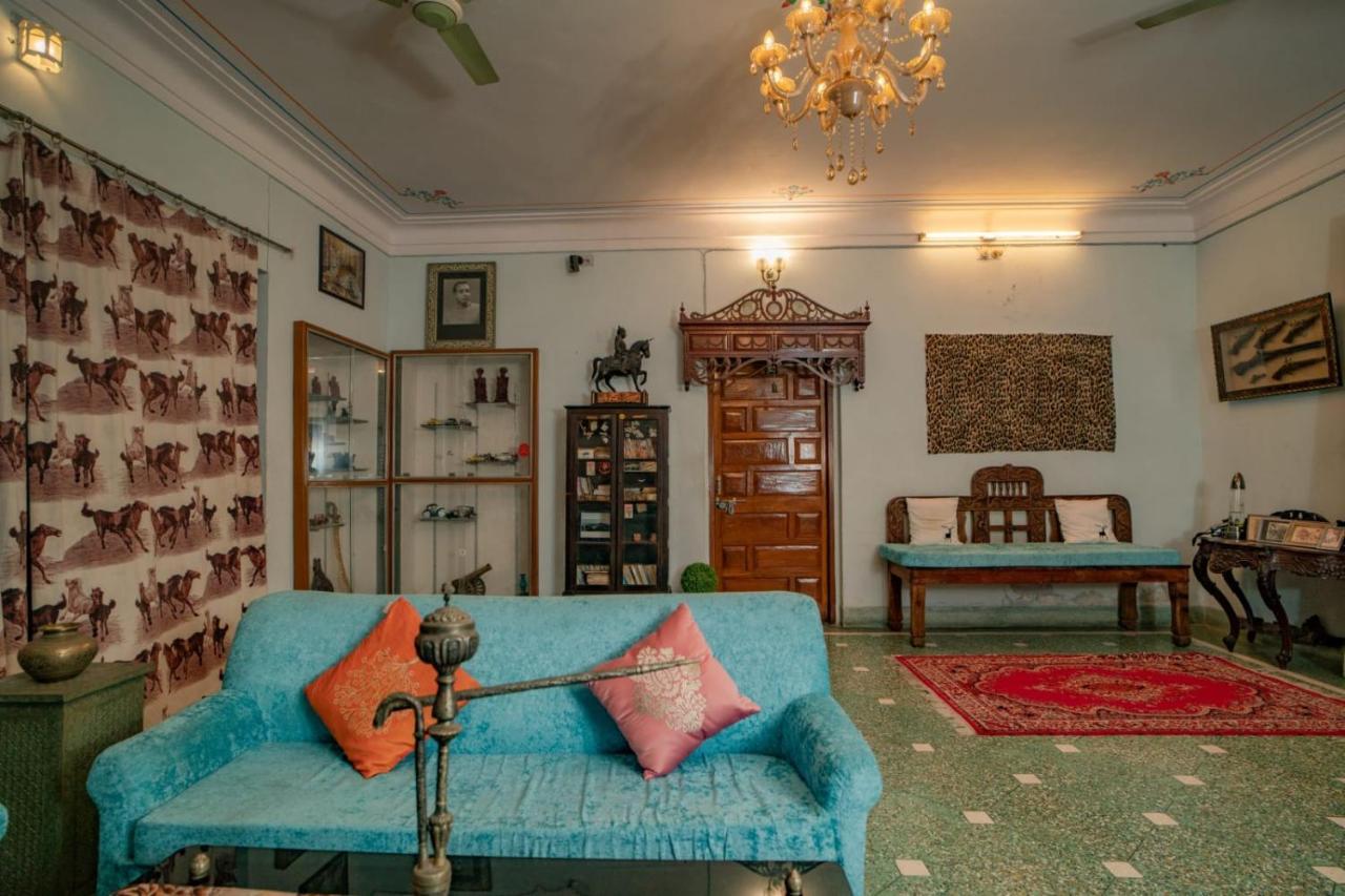 Hotel Ambavgarh Palace Udaipur Buitenkant foto