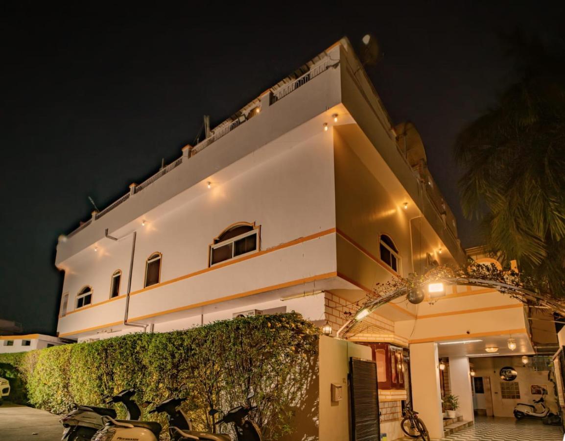 Hotel Ambavgarh Palace Udaipur Buitenkant foto