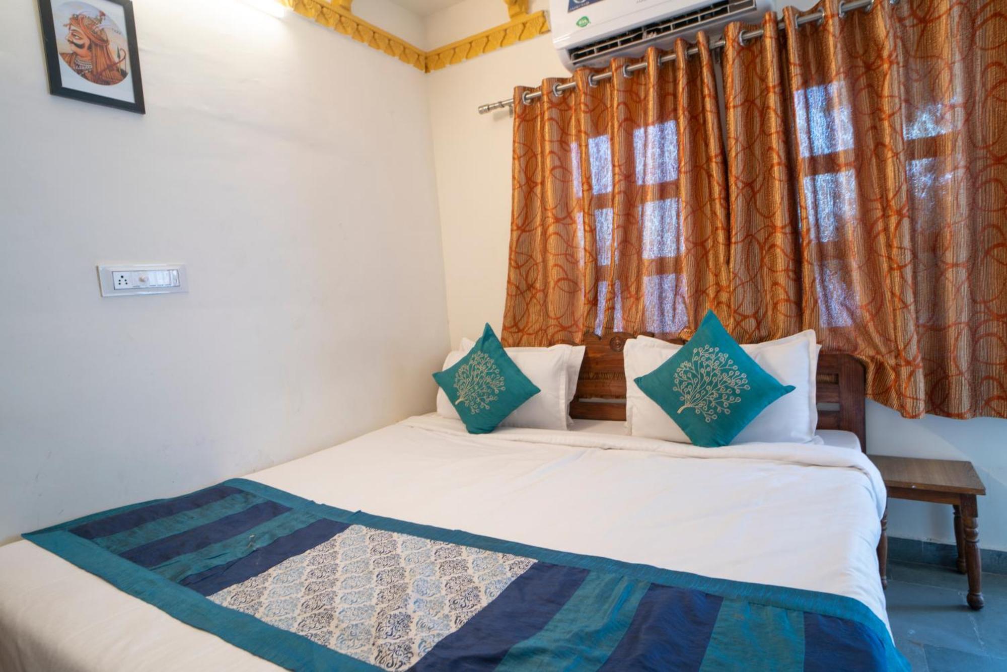 Hotel Ambavgarh Palace Udaipur Buitenkant foto