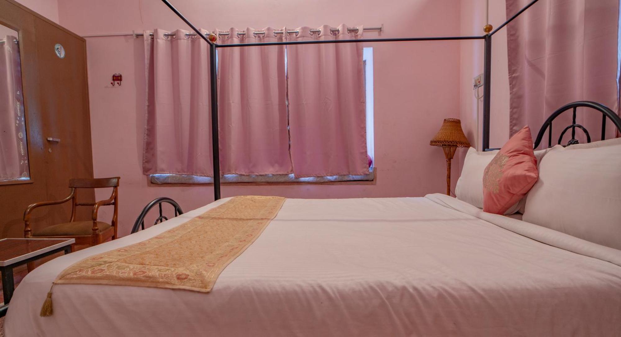 Hotel Ambavgarh Palace Udaipur Buitenkant foto