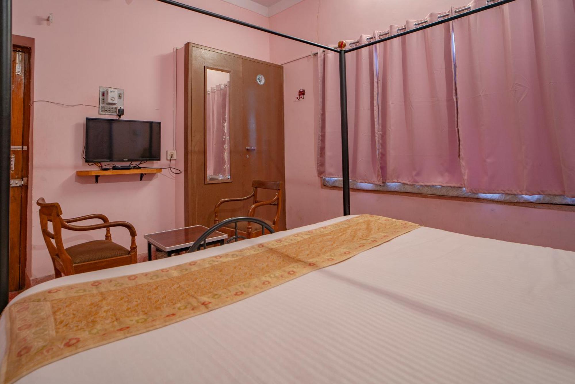 Hotel Ambavgarh Palace Udaipur Buitenkant foto
