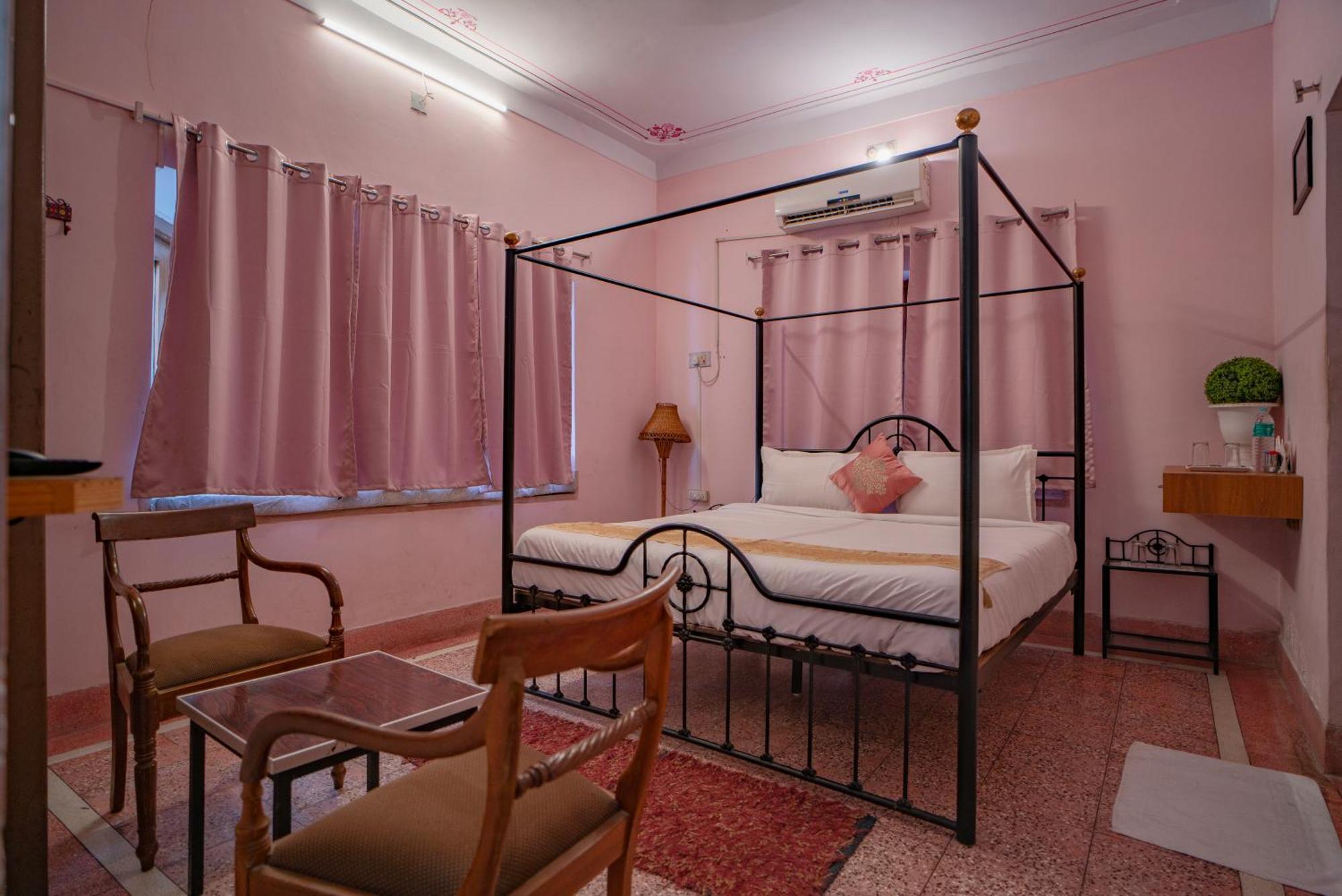 Hotel Ambavgarh Palace Udaipur Buitenkant foto