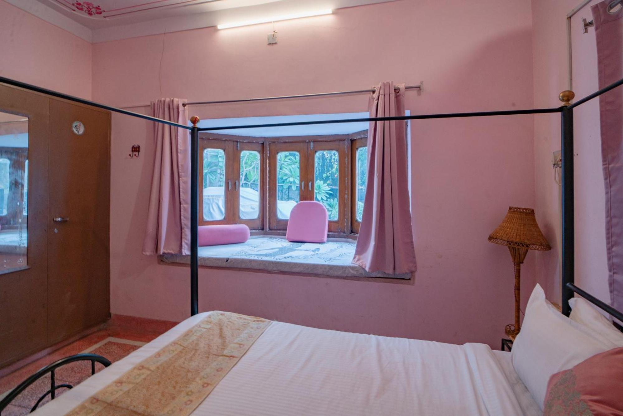 Hotel Ambavgarh Palace Udaipur Buitenkant foto