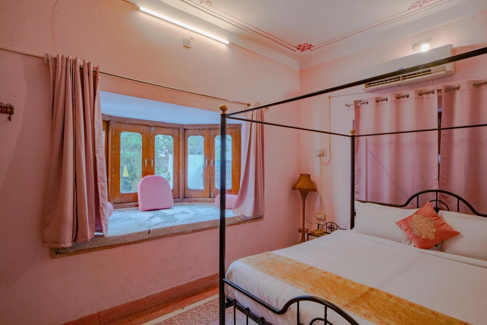 Hotel Ambavgarh Palace Udaipur Buitenkant foto