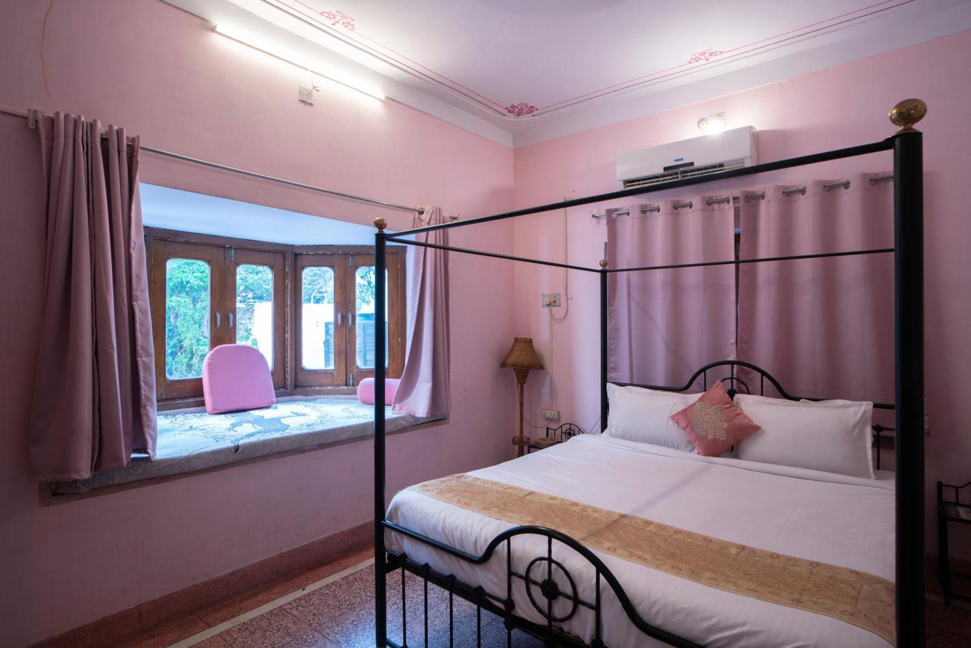 Hotel Ambavgarh Palace Udaipur Buitenkant foto