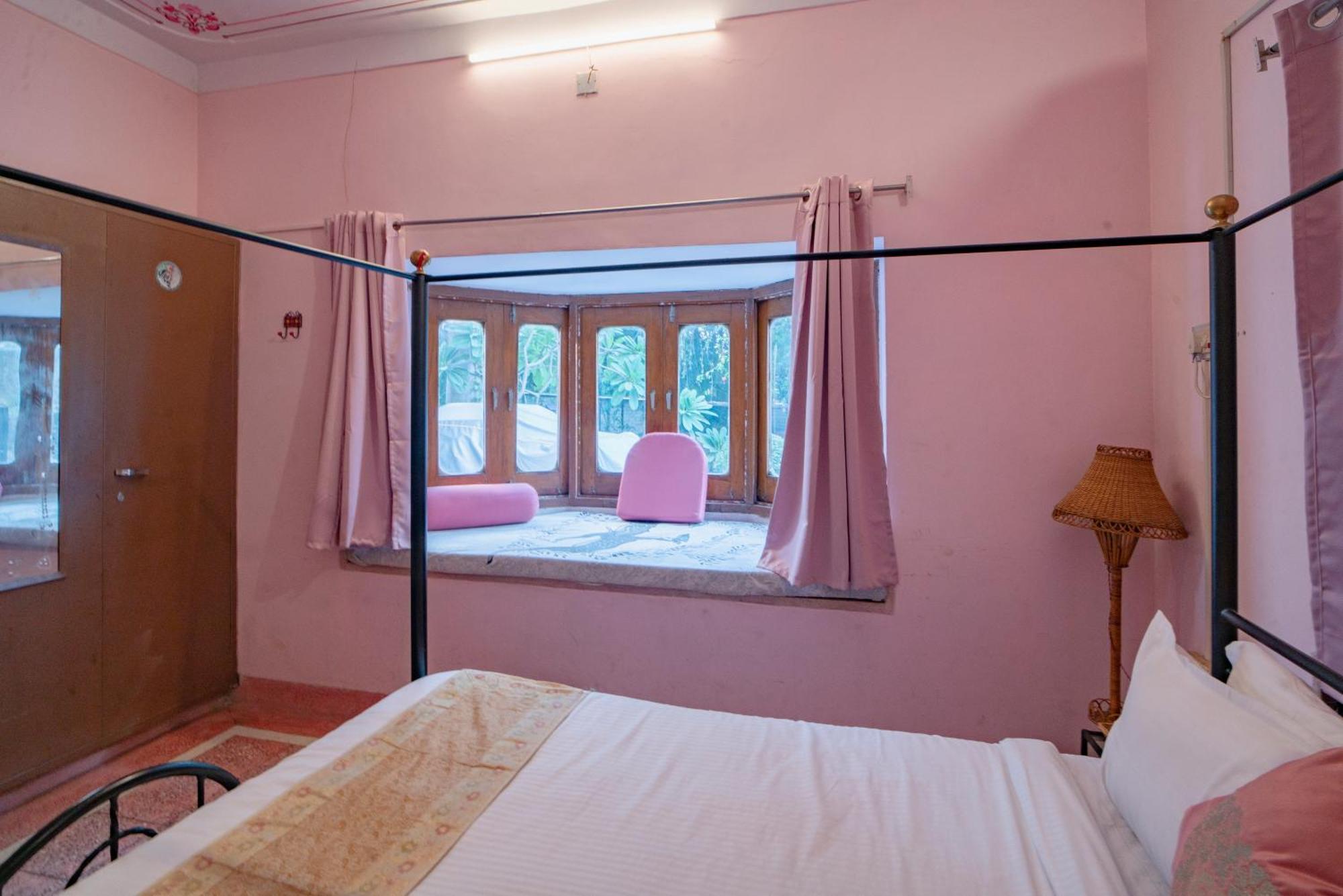 Hotel Ambavgarh Palace Udaipur Buitenkant foto