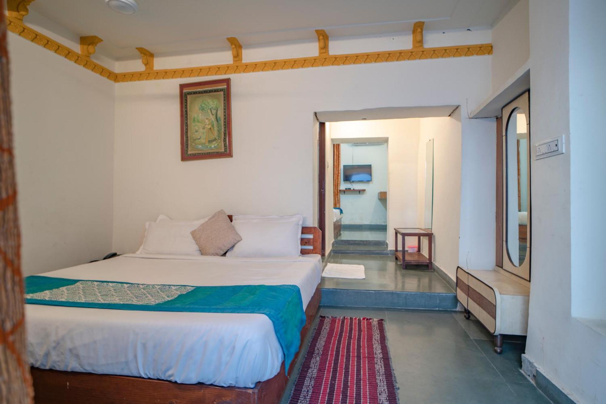 Hotel Ambavgarh Palace Udaipur Buitenkant foto