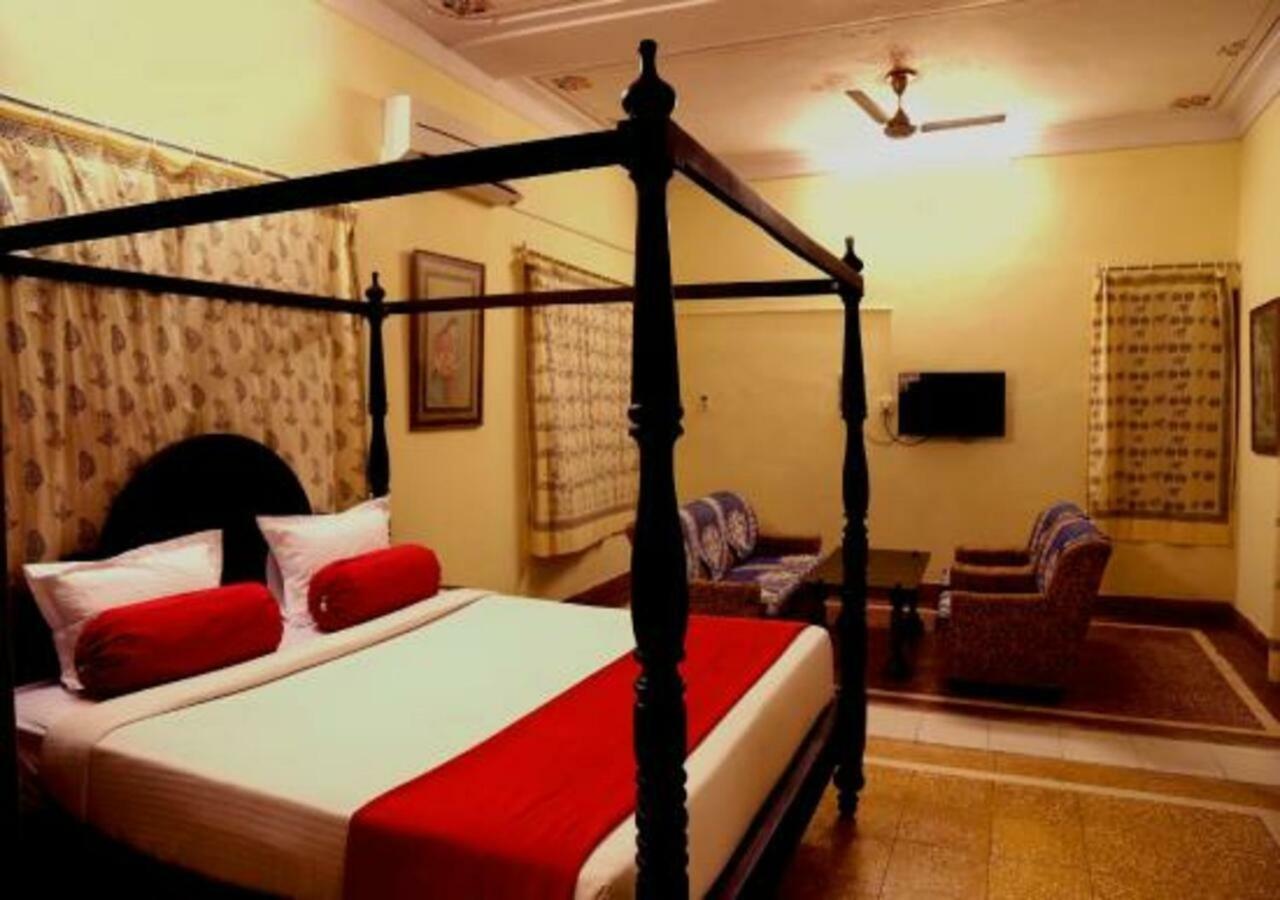 Hotel Ambavgarh Palace Udaipur Buitenkant foto