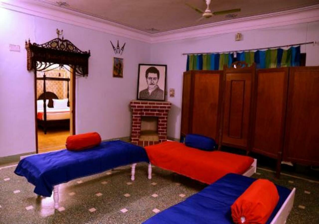 Hotel Ambavgarh Palace Udaipur Buitenkant foto