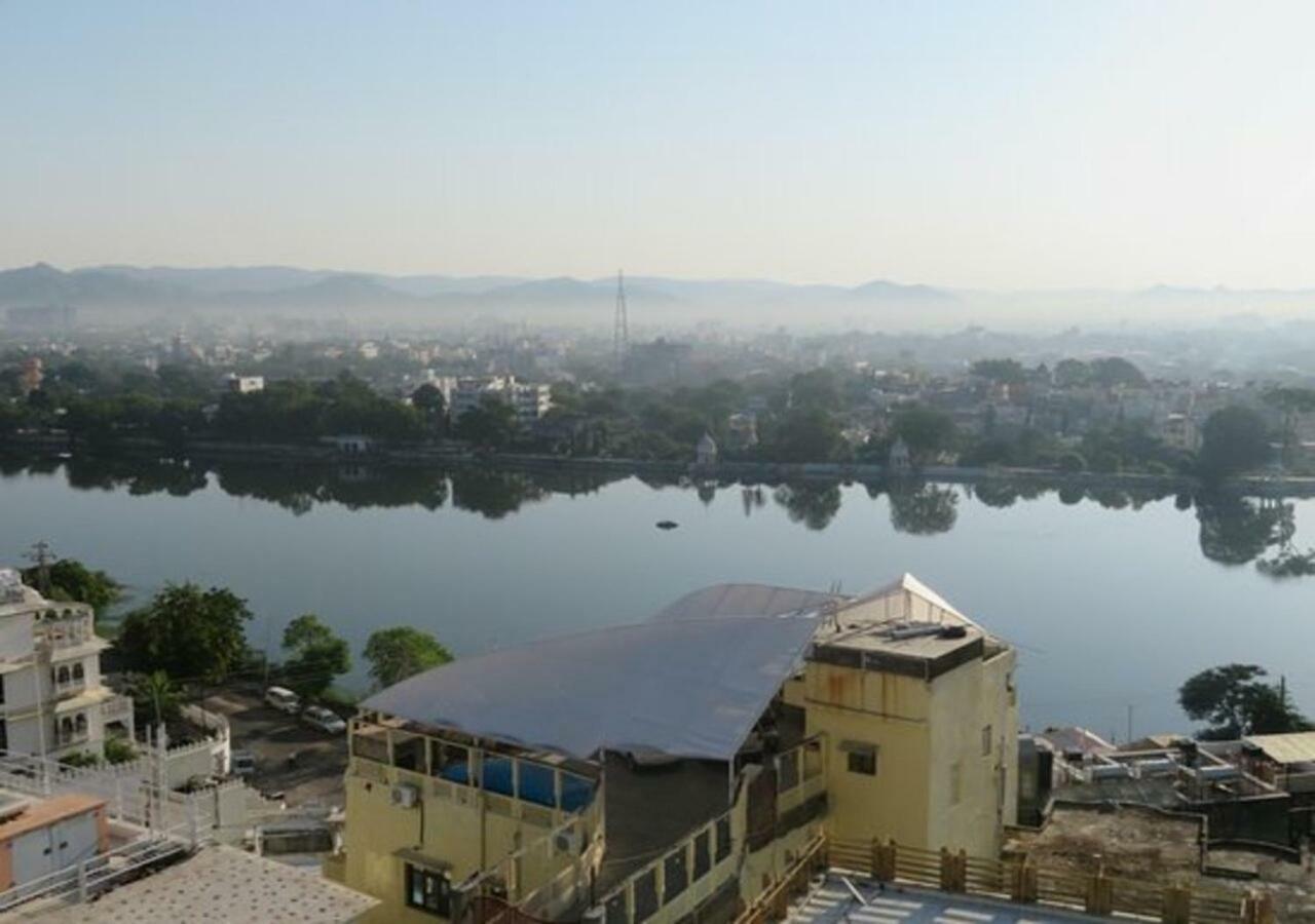 Hotel Ambavgarh Palace Udaipur Buitenkant foto