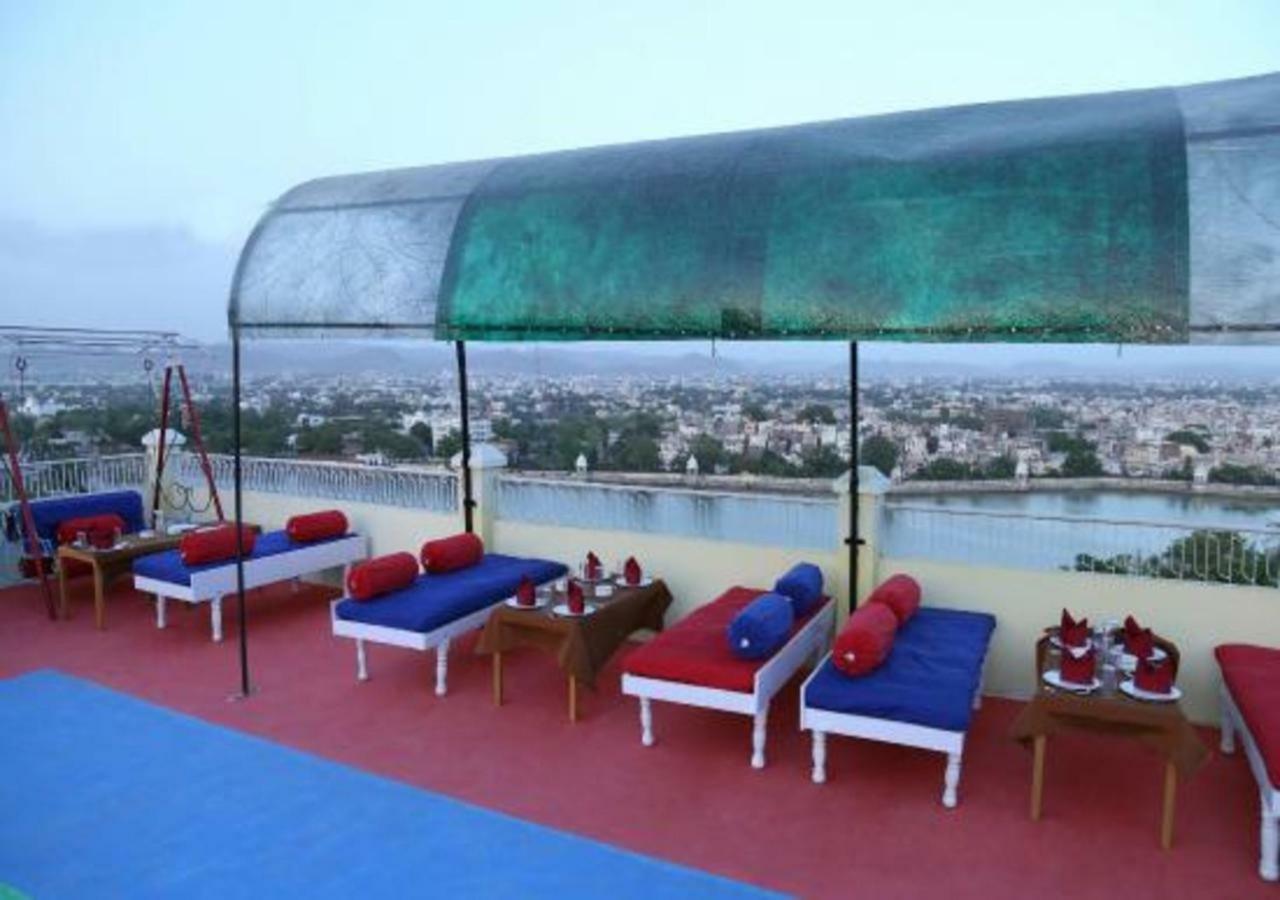 Hotel Ambavgarh Palace Udaipur Buitenkant foto