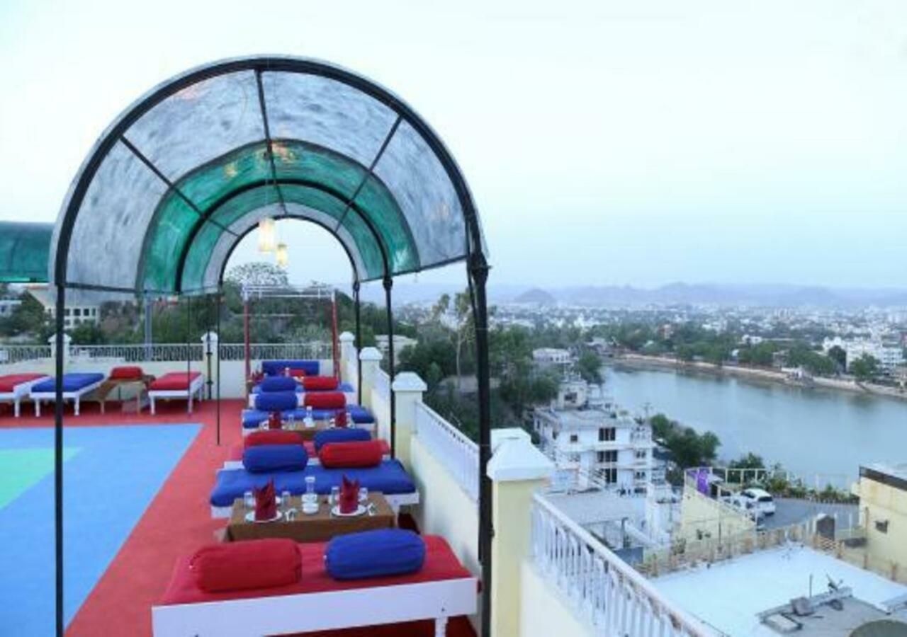 Hotel Ambavgarh Palace Udaipur Buitenkant foto