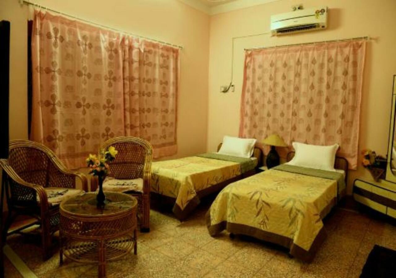 Hotel Ambavgarh Palace Udaipur Buitenkant foto