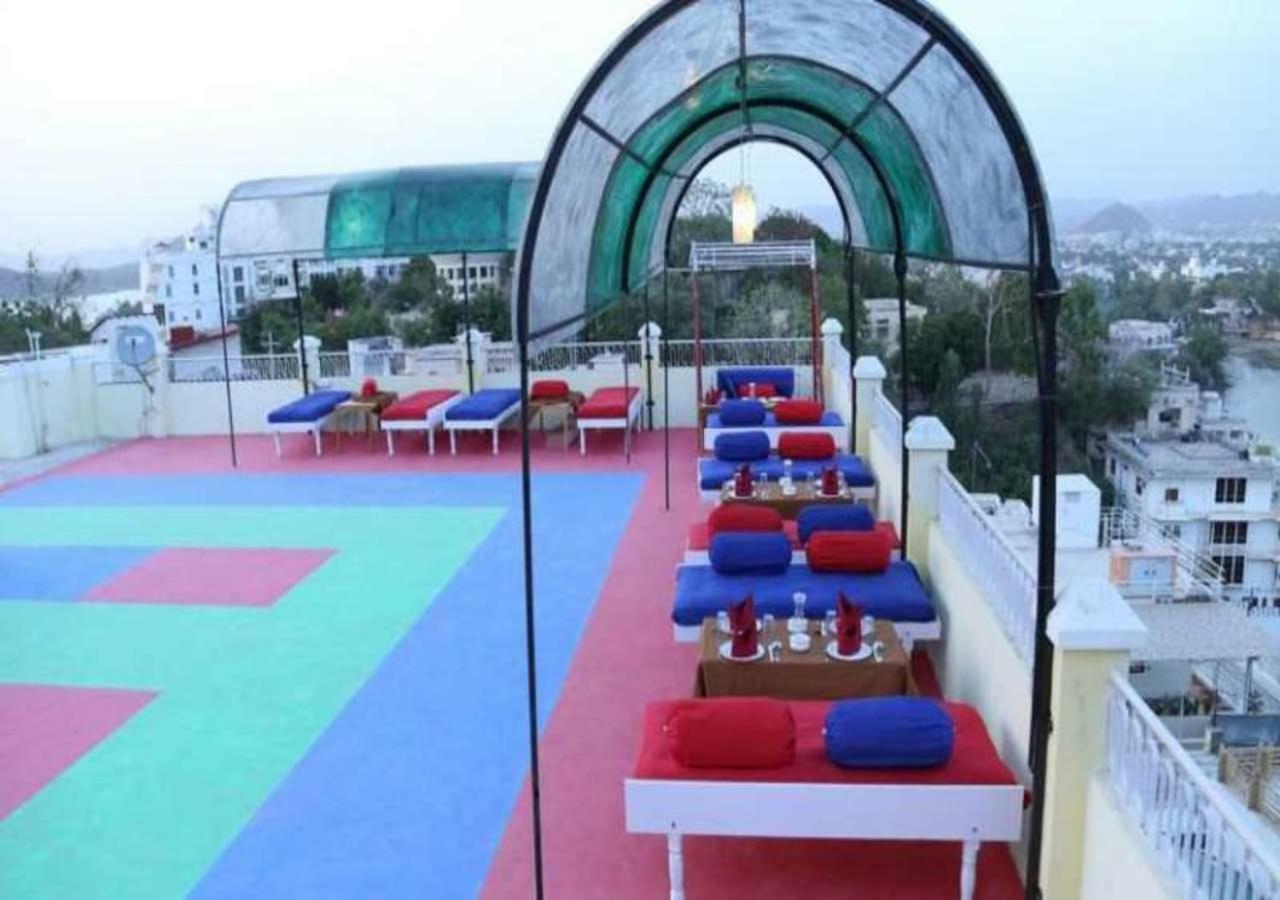 Hotel Ambavgarh Palace Udaipur Buitenkant foto
