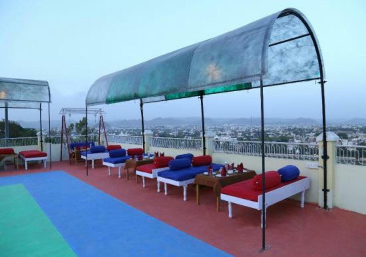 Hotel Ambavgarh Palace Udaipur Buitenkant foto