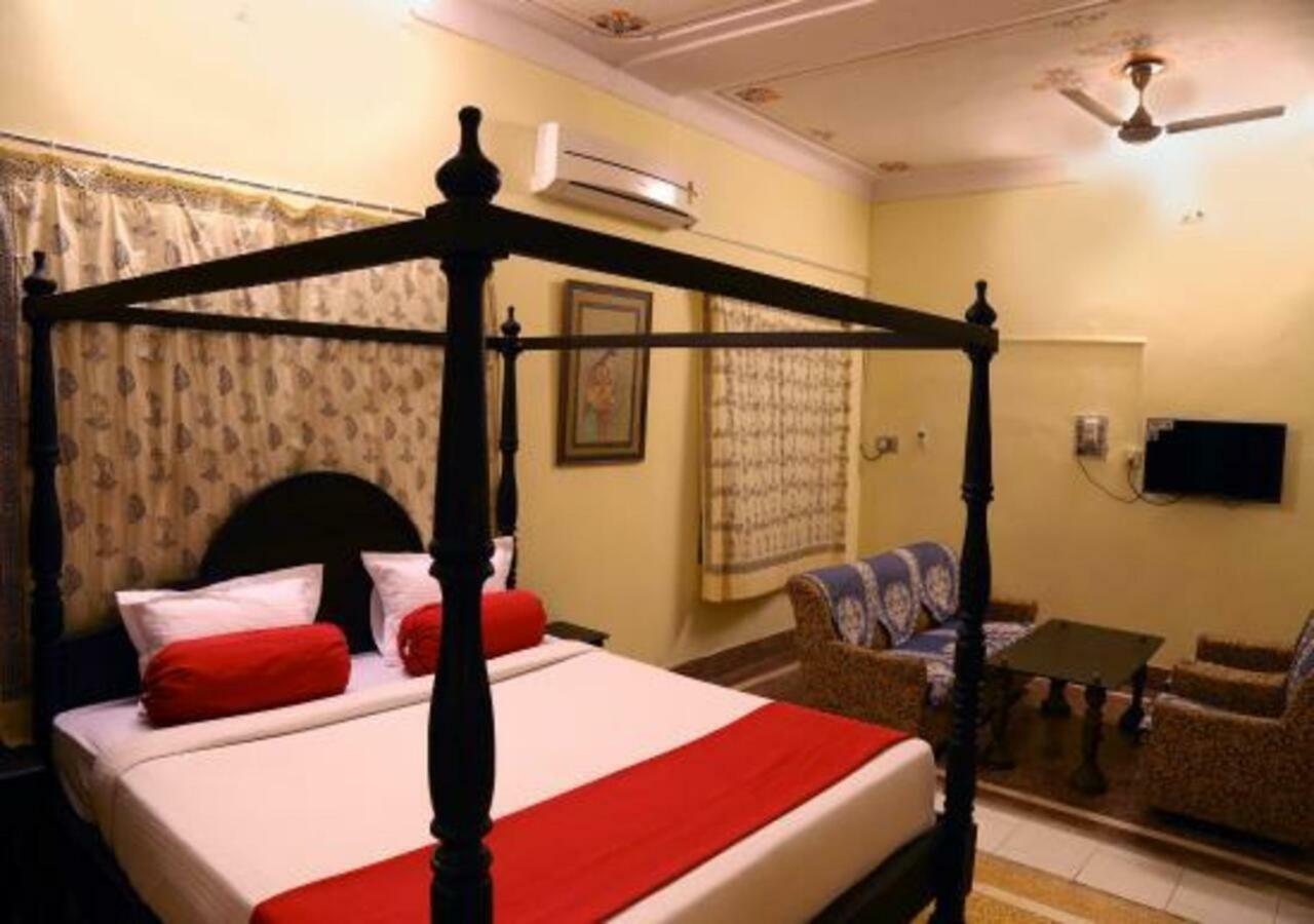 Hotel Ambavgarh Palace Udaipur Buitenkant foto
